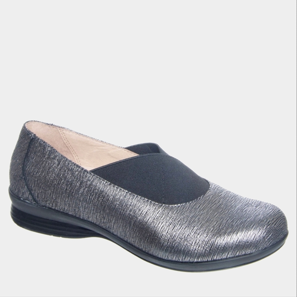 NWOB Dansko Ann Flats